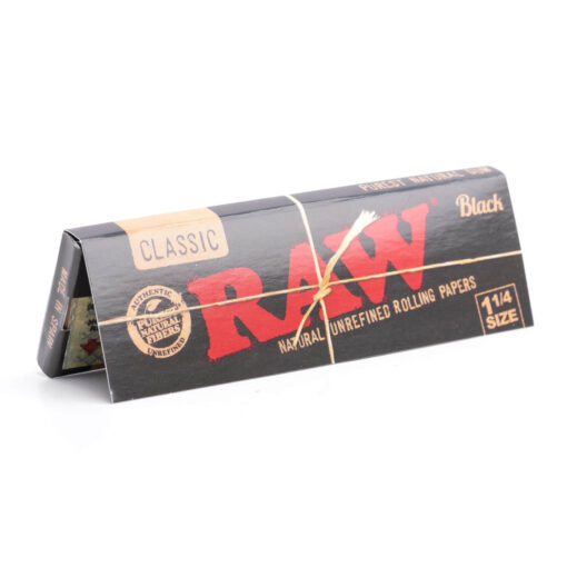 Black Rolling Papers (RAW)