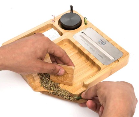 rolling tray 2 - Rolling Trays: Everything You Need To Know